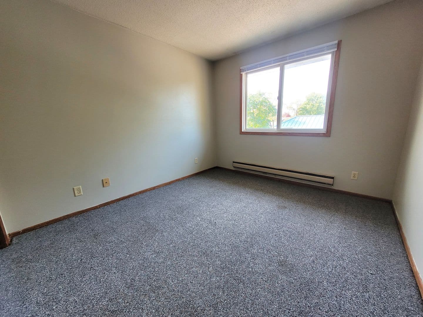 La Crosse Apartment: 1418 10th Street South