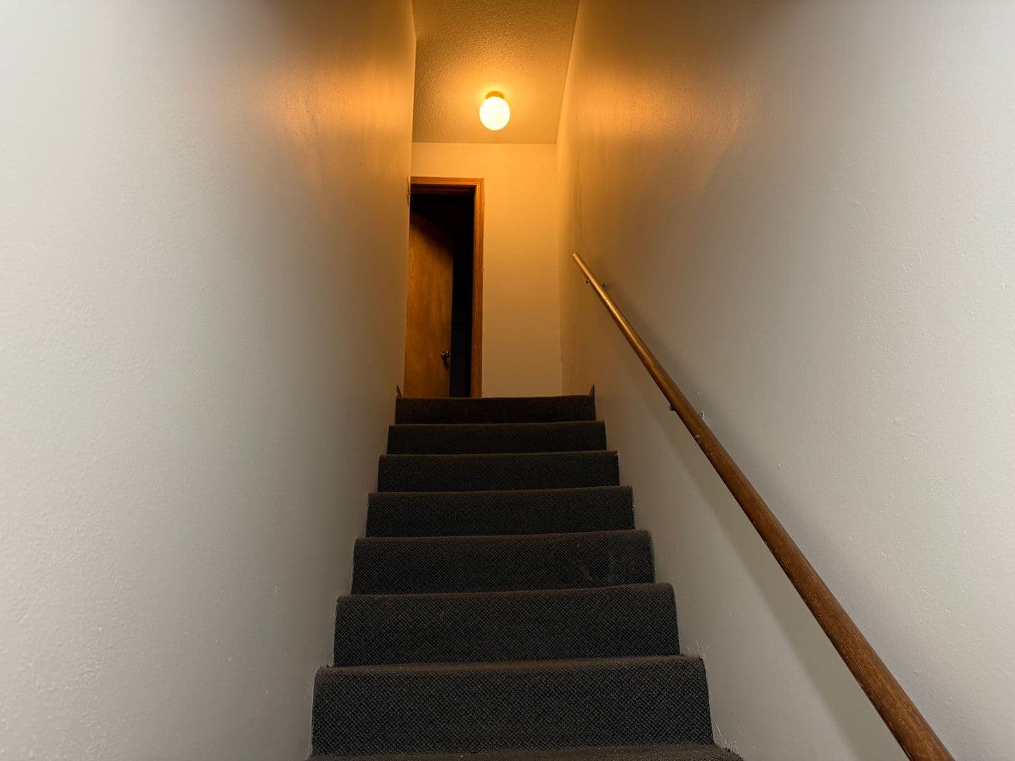 LACROSSE Apartment: 1327 VINE ST