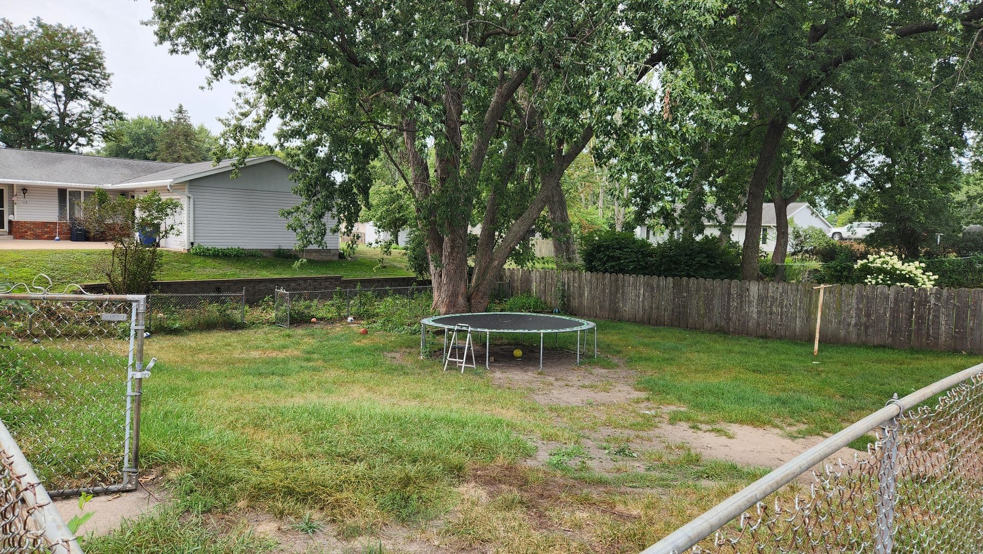 Onalaska Apartment: 1040 Main Street