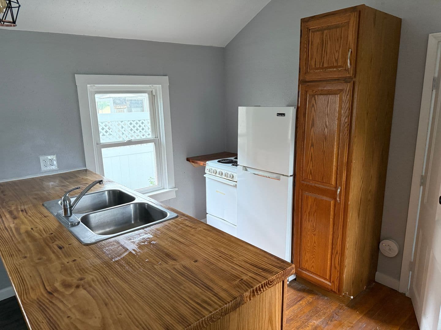 La Crosse House: 2020 20th St. S.