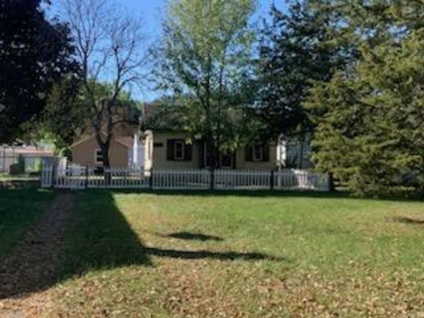 La Crosse House: 2233 Kane Street