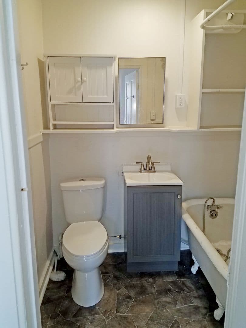 La Crosse Apartment: 1102 Liberty Street