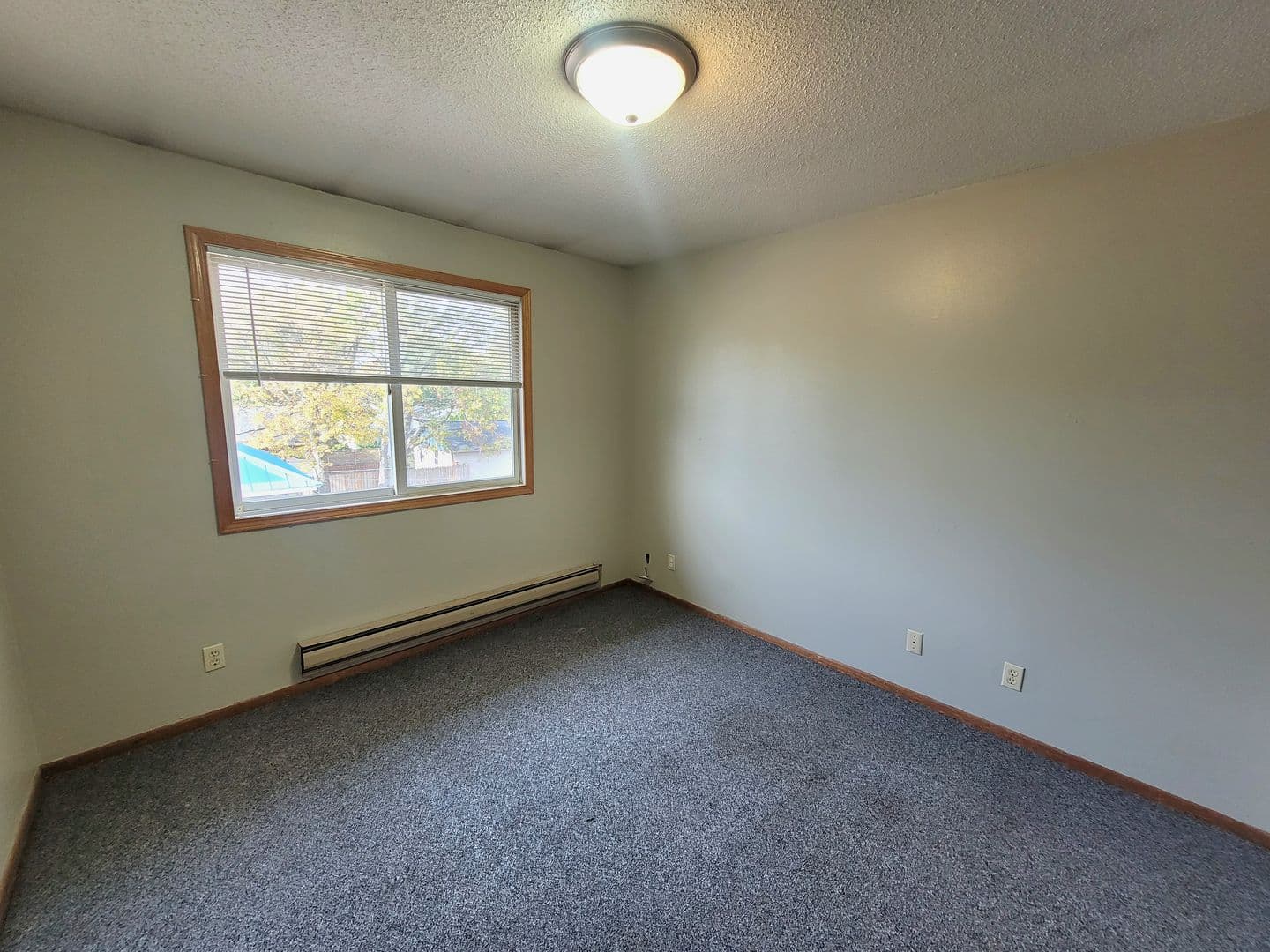 La Crosse Apartment: 1418 10th Street South