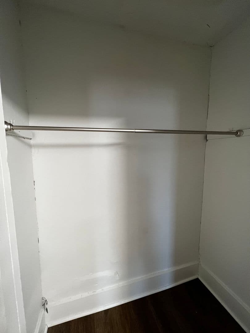 La Crosse Apartment: 926 Main St.