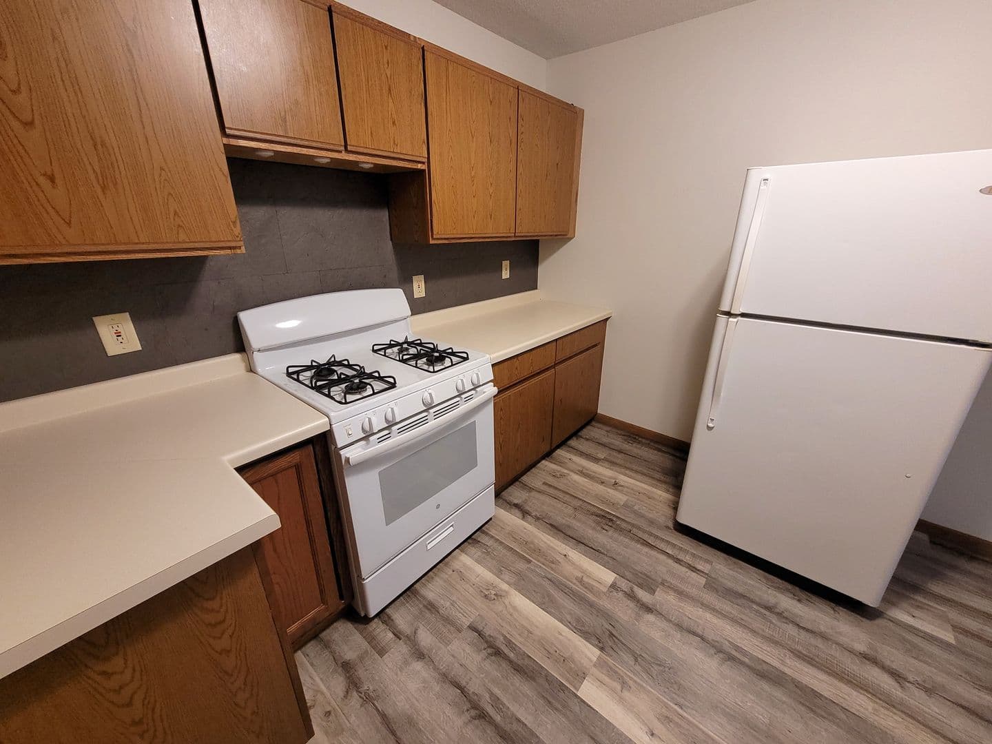 La Crosse Apartment: 1820 Loomis Street
