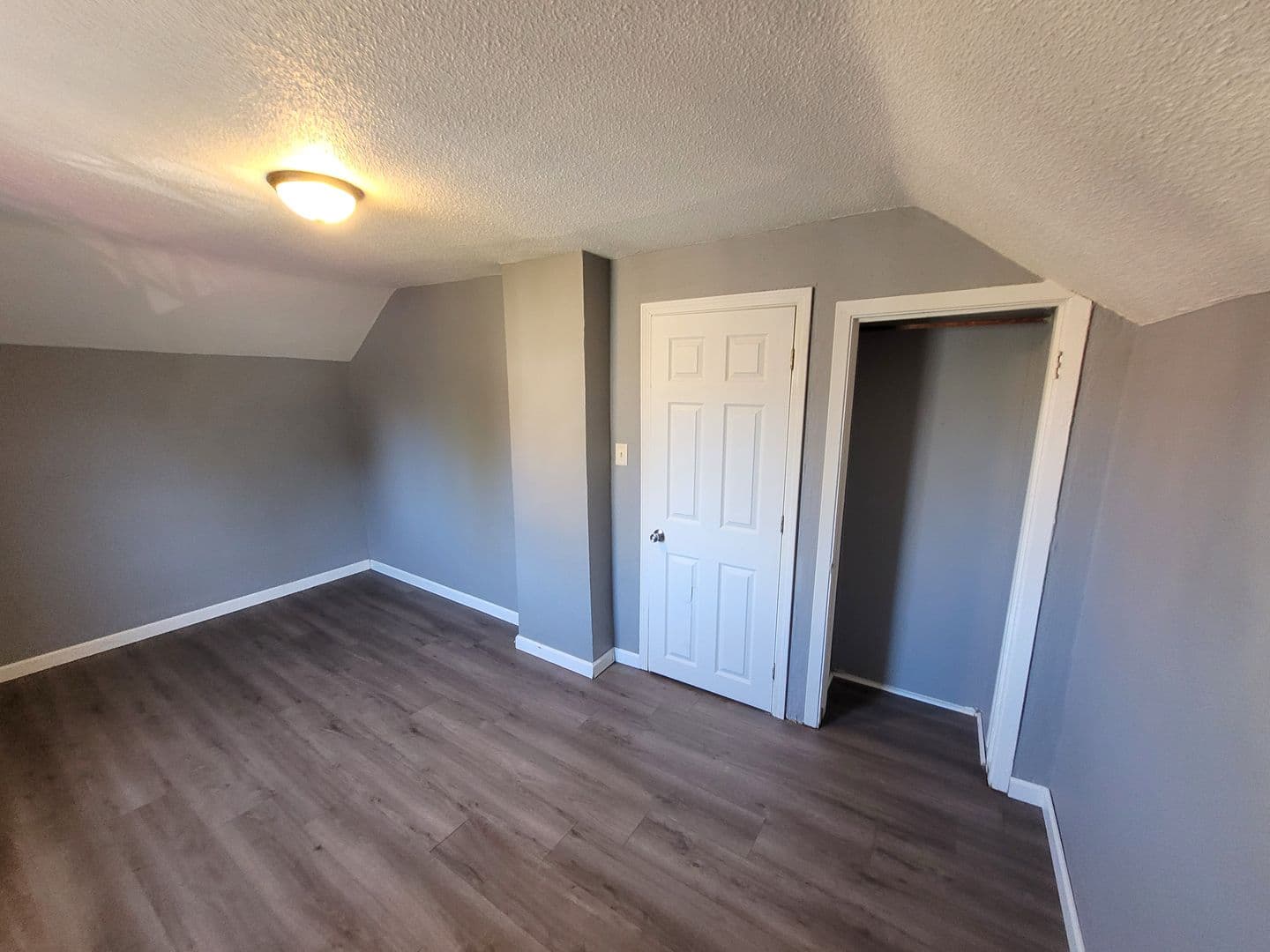 La Crosse Apartment: 726 Ferry St.