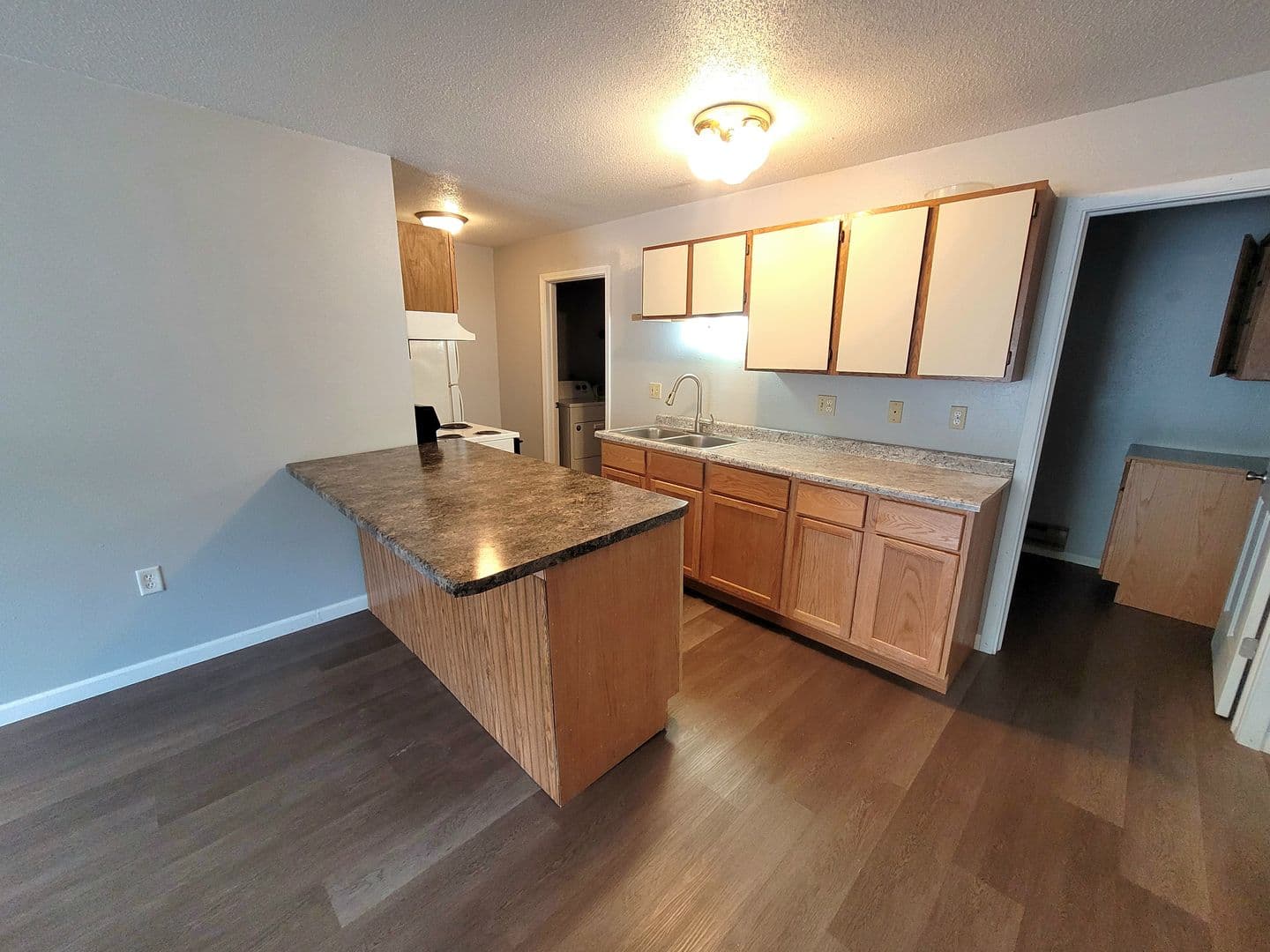 La Crosse Apartment: 821 5th Ave So.