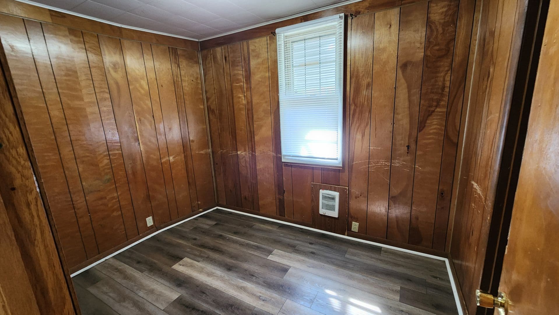 La Crosse Apartment: 1224 Ferry Street
