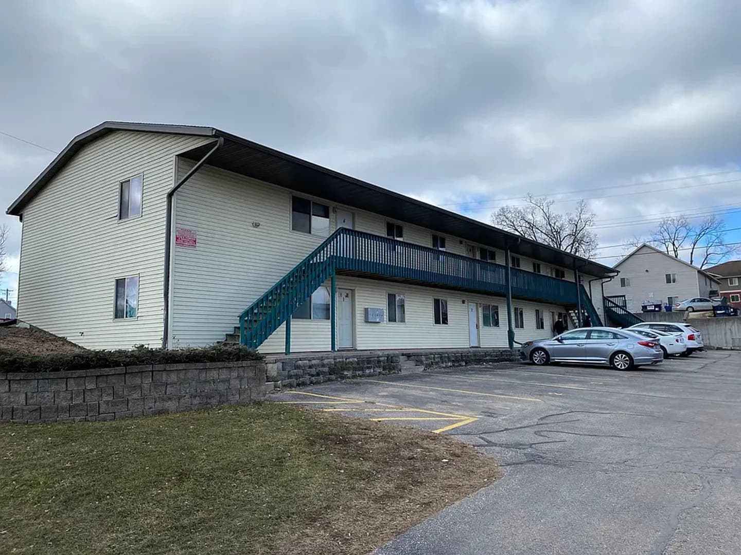 La Crosse Apartment: 625 12th Street North