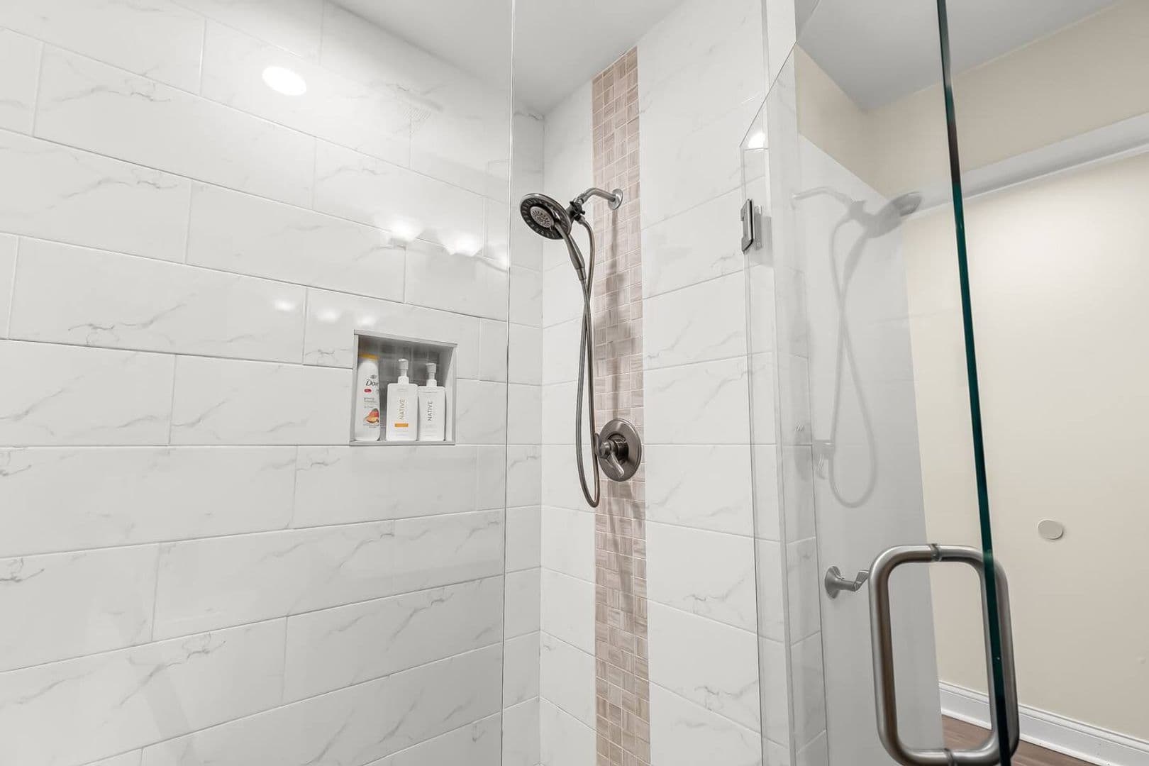 Royal Oak Apartment: 2325 W 13 Mile Rd