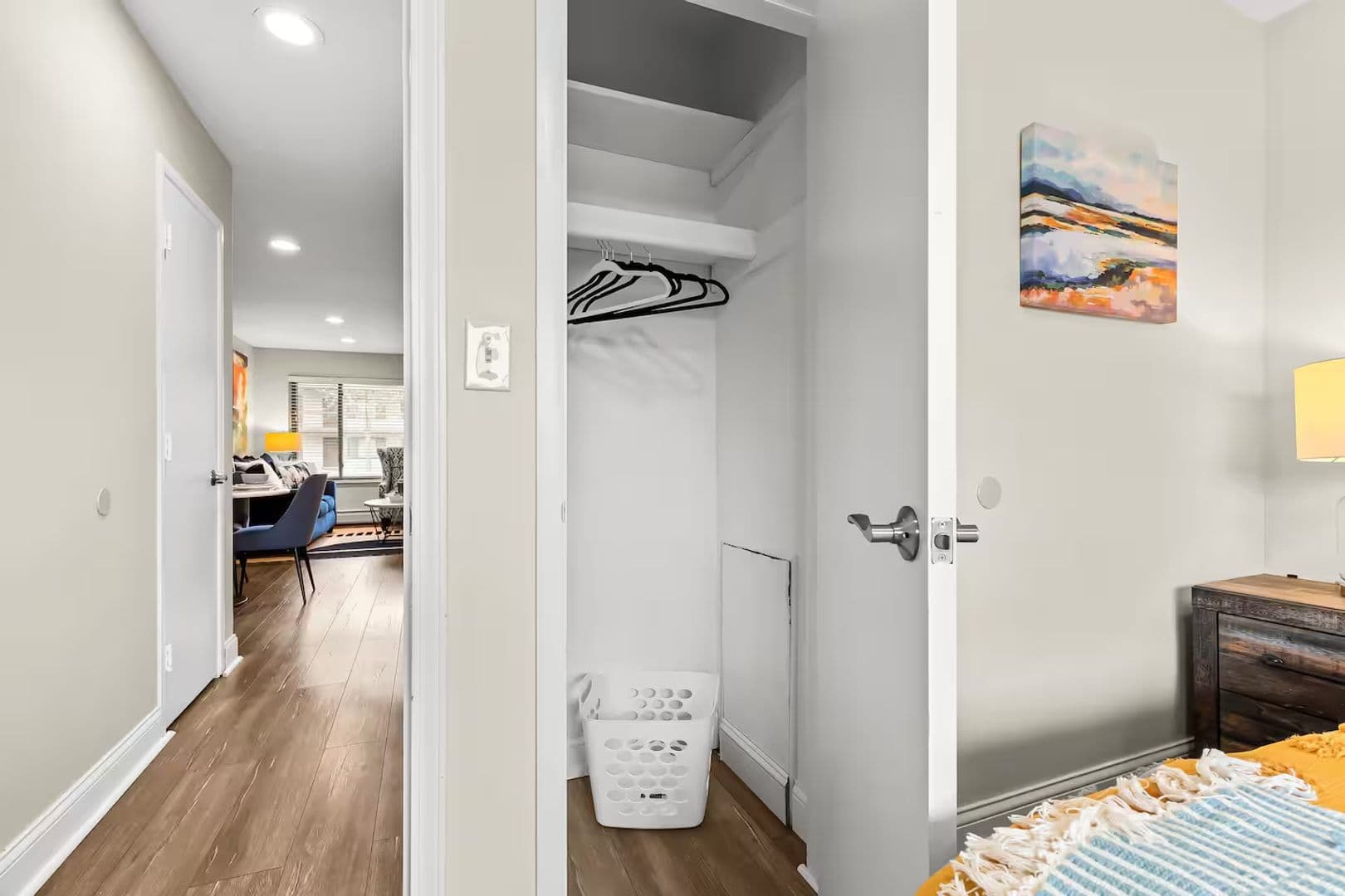 Royal Oak Apartment: 2325 W 13 Mile Rd