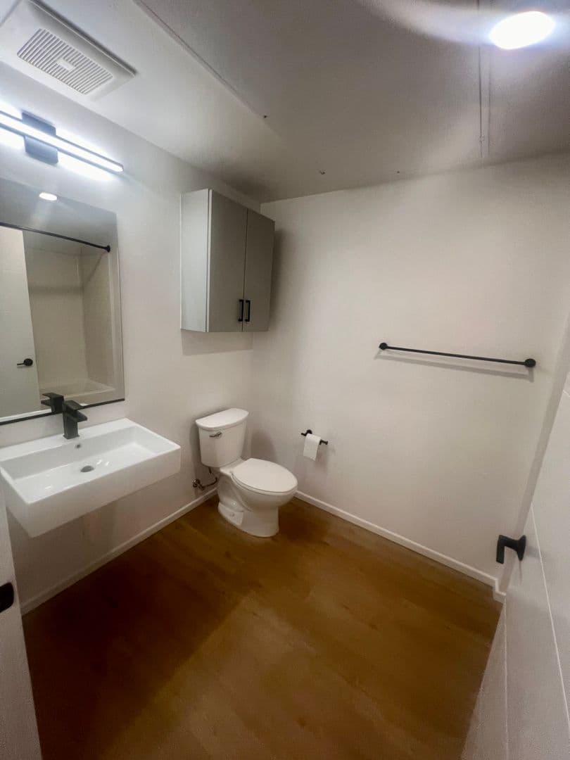 San Diego Apartment: 3067 5th Ave.