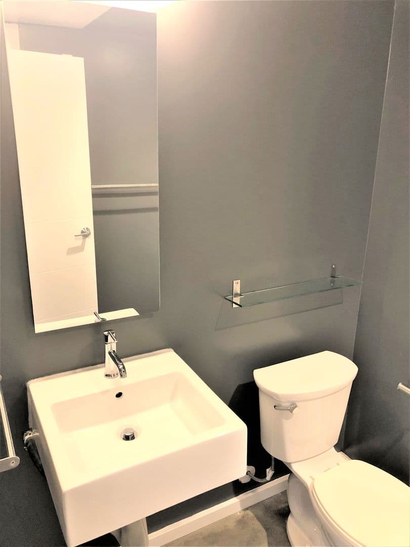 San Diego Apartment: 3805 Ingraham St