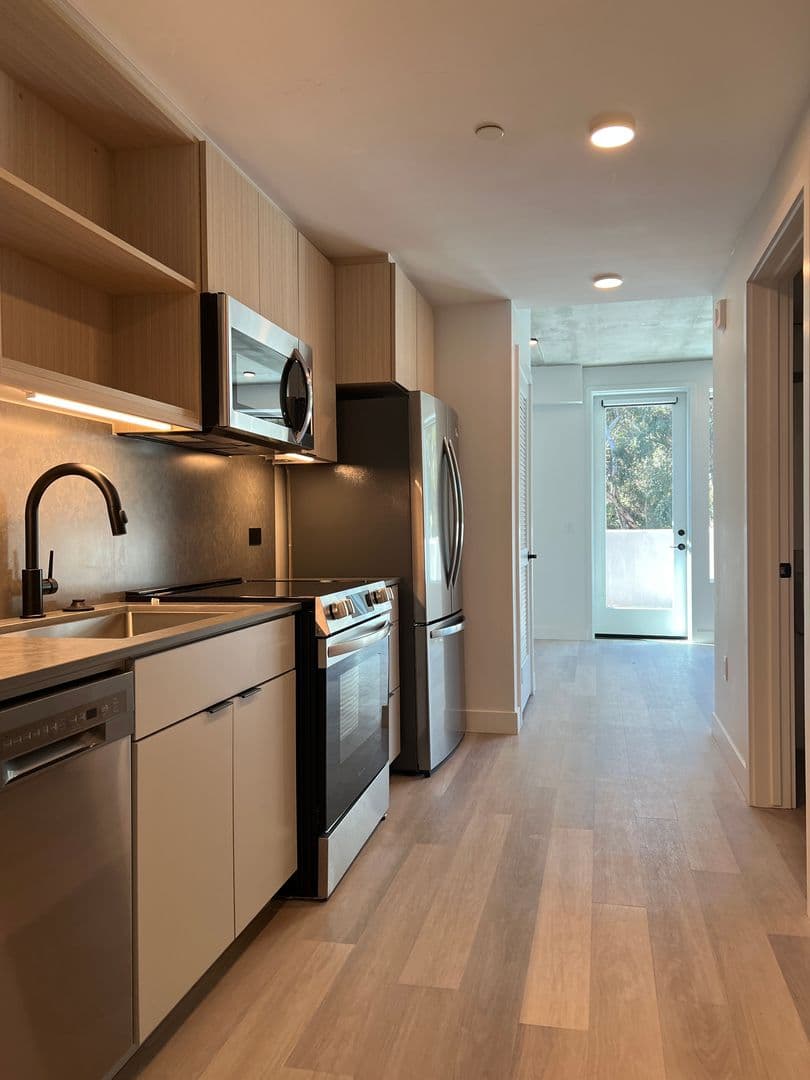 San Diego Apartment: 3660 Reynard Way