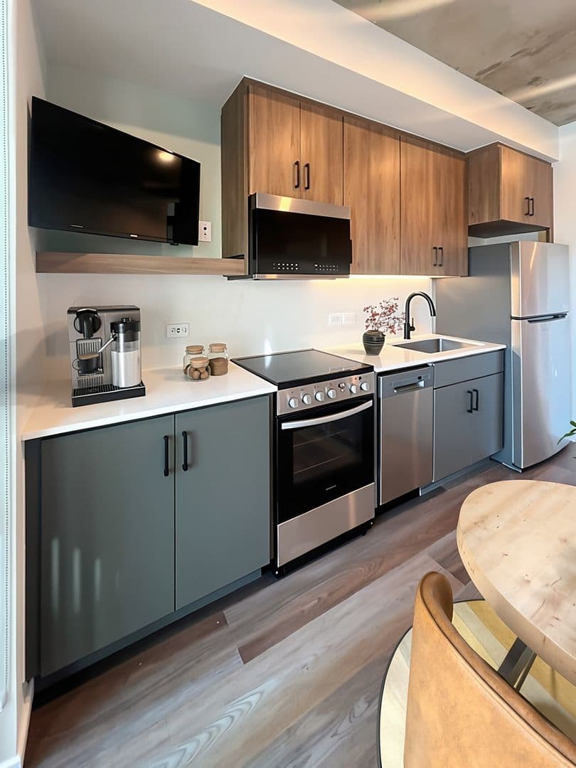 San Diego Apartment: 3067 5th Ave.
