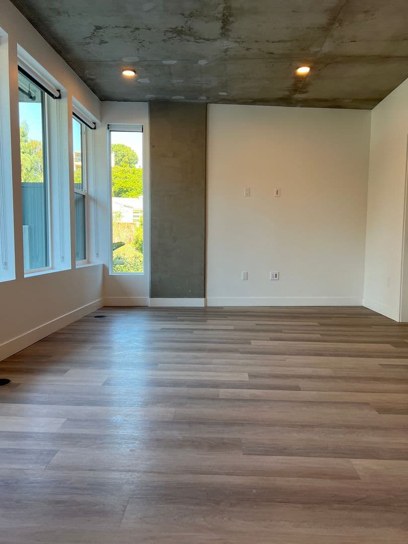 San Diego Apartment: 3660 Reynard Way