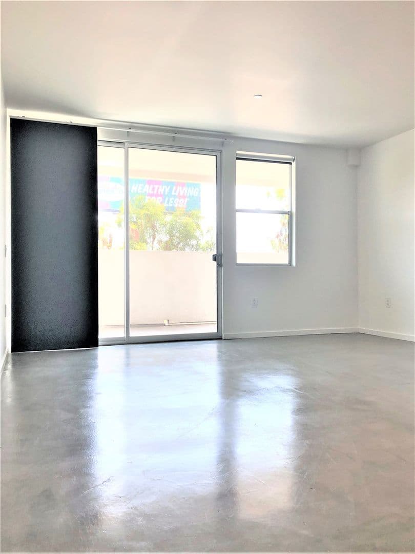 San Diego Apartment: 3805 Ingraham St
