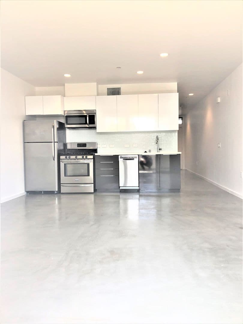 San Diego Apartment: 3805 Ingraham St