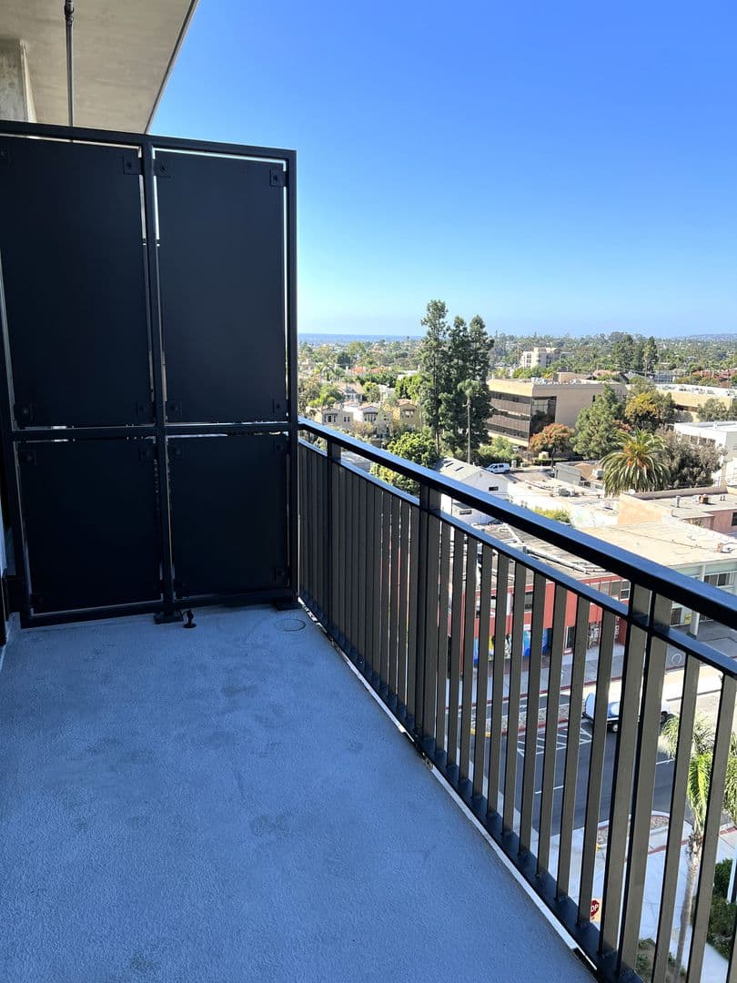 San Diego Apartment: 3067 5th Ave.