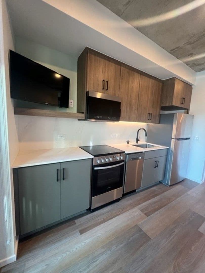 San Diego Apartment: 3067 5th Ave.