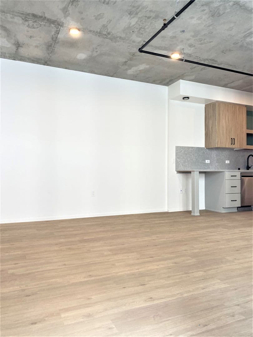 San Diego Apartment: 3067 5th Ave.