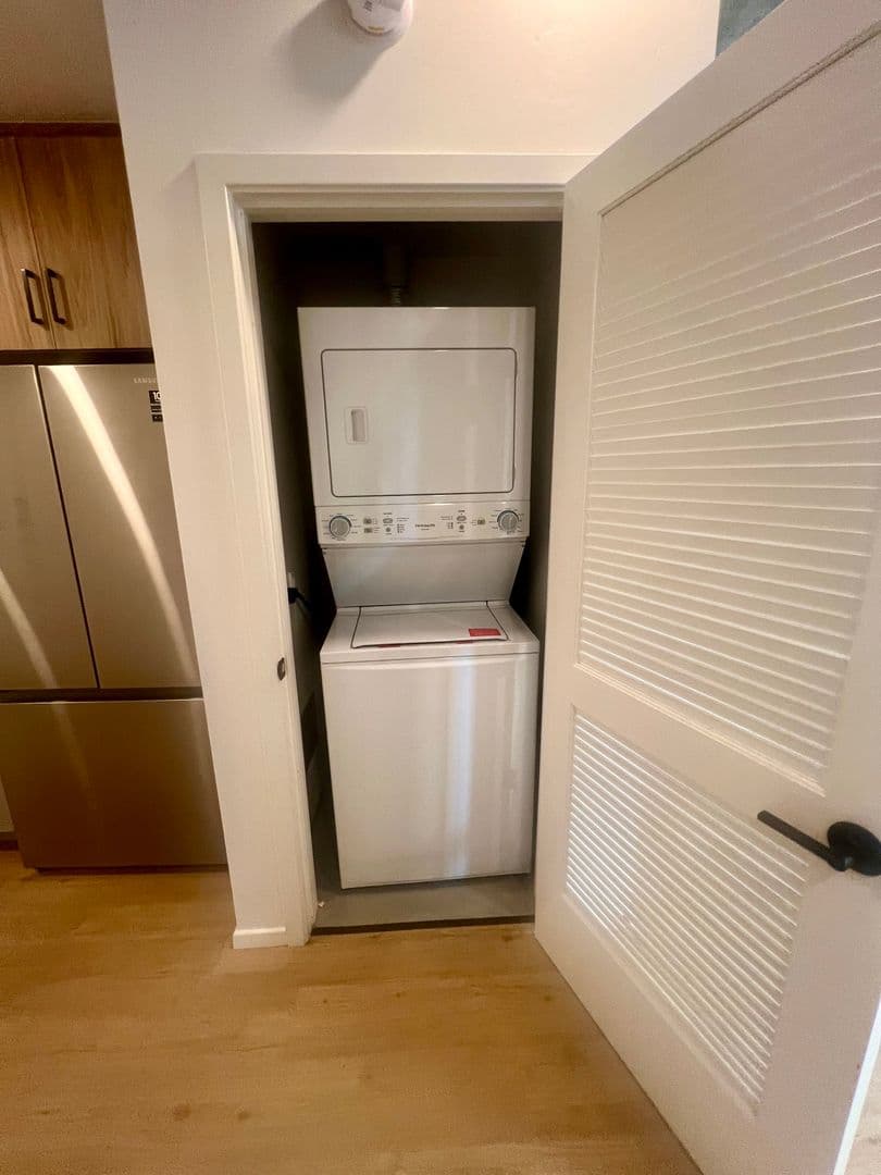 San Diego Apartment: 3067 5th Ave.