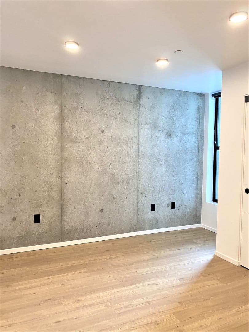 San Diego Apartment: 3067 5th Ave.