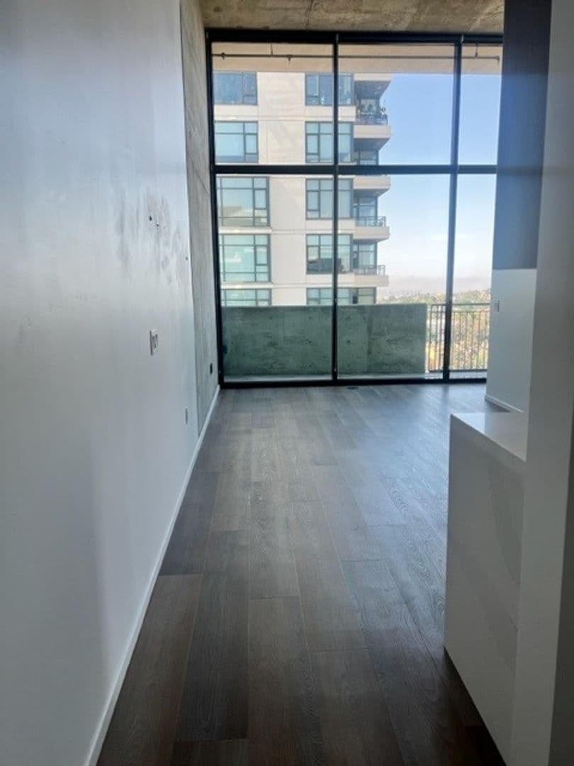 San Diego Apartment: 3067 5th Ave.