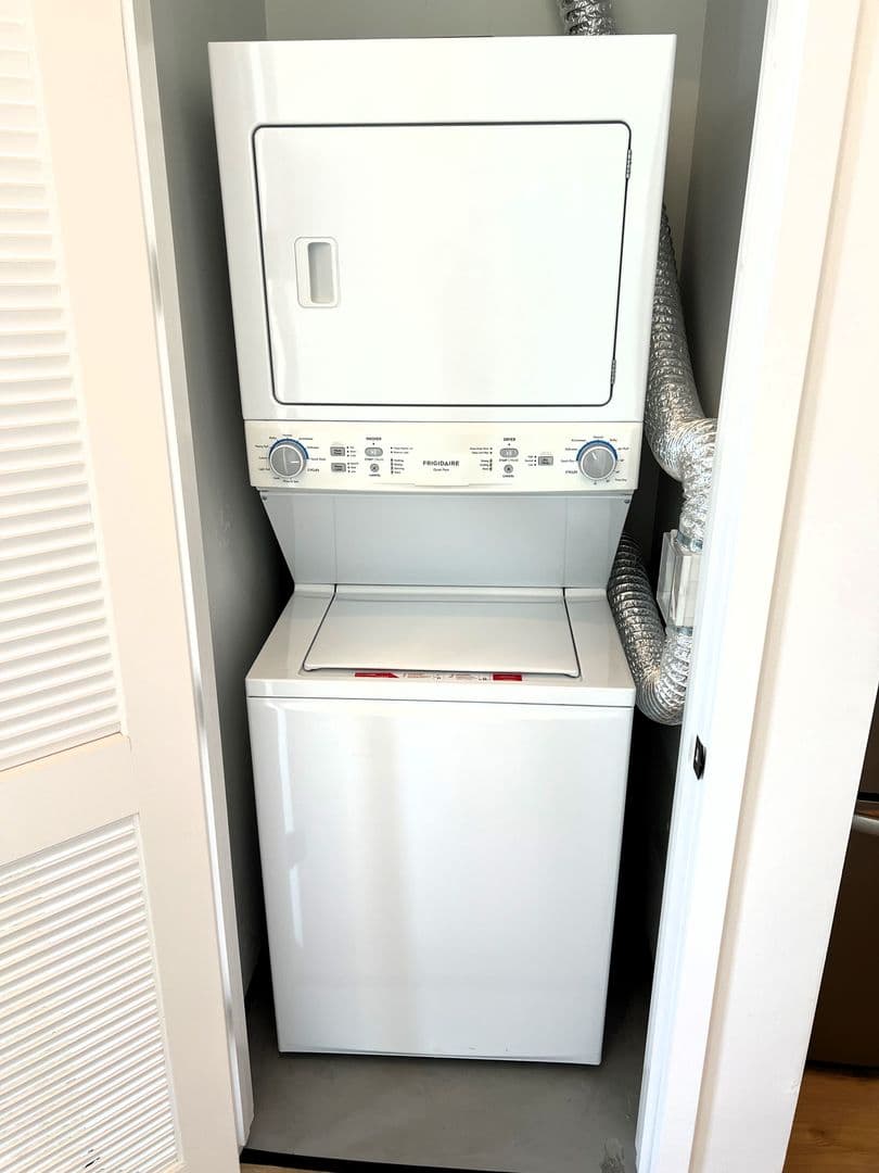 San Diego Apartment: 3067 5th Ave.