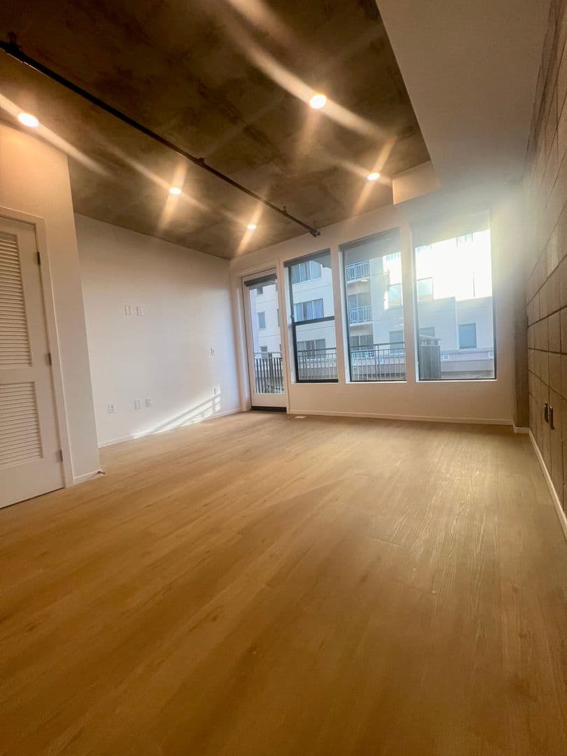 San Diego Apartment: 3067 5th Ave.