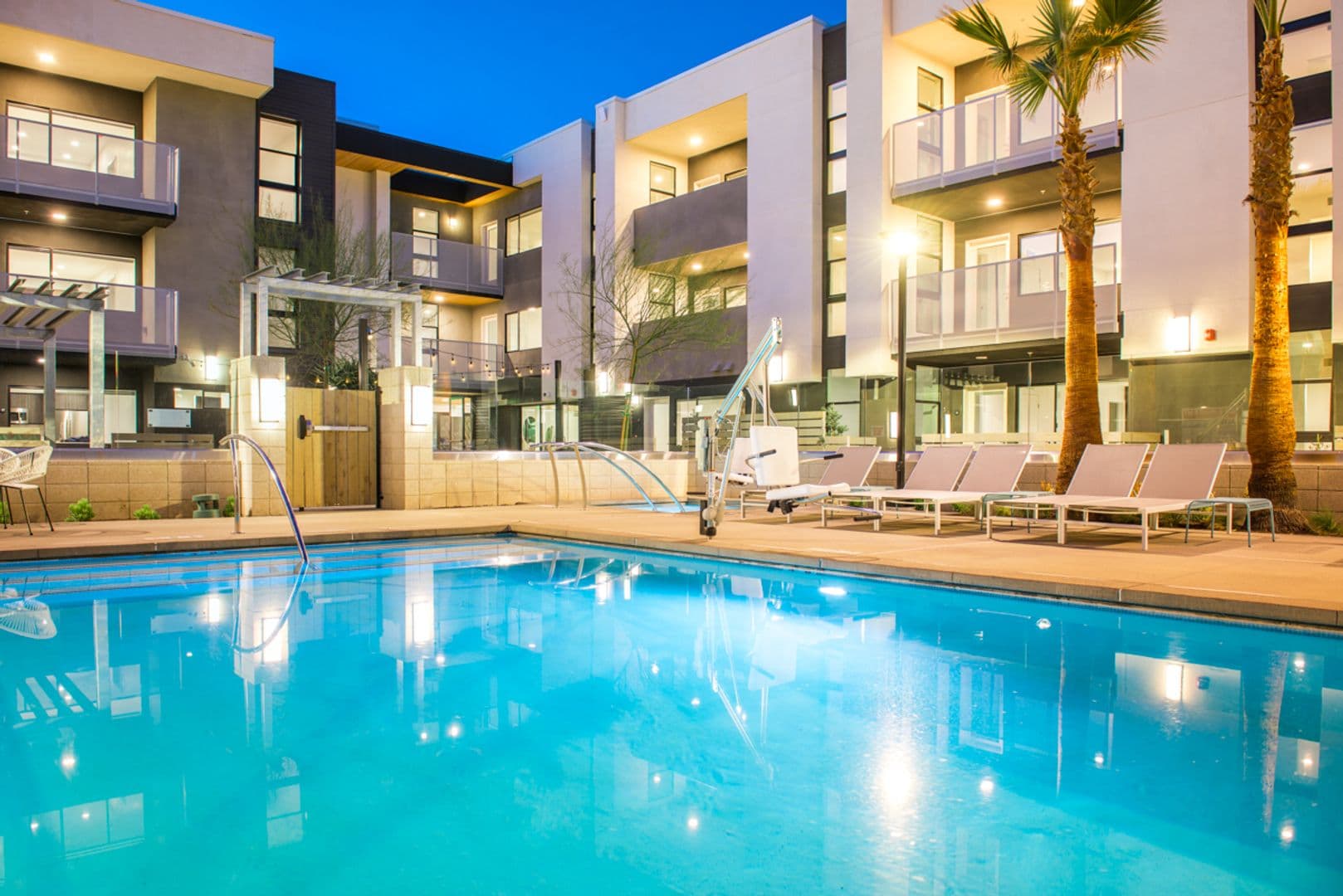 San Diego Apartment: 3233 Kemper St