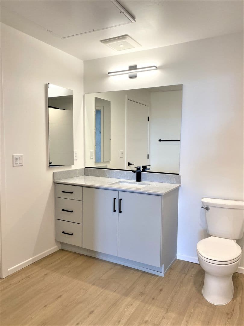 San Diego Apartment: 3067 5th Ave.