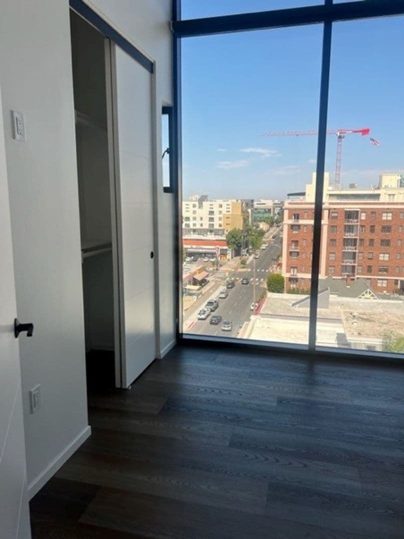 San Diego Apartment: 3067 5th Ave.