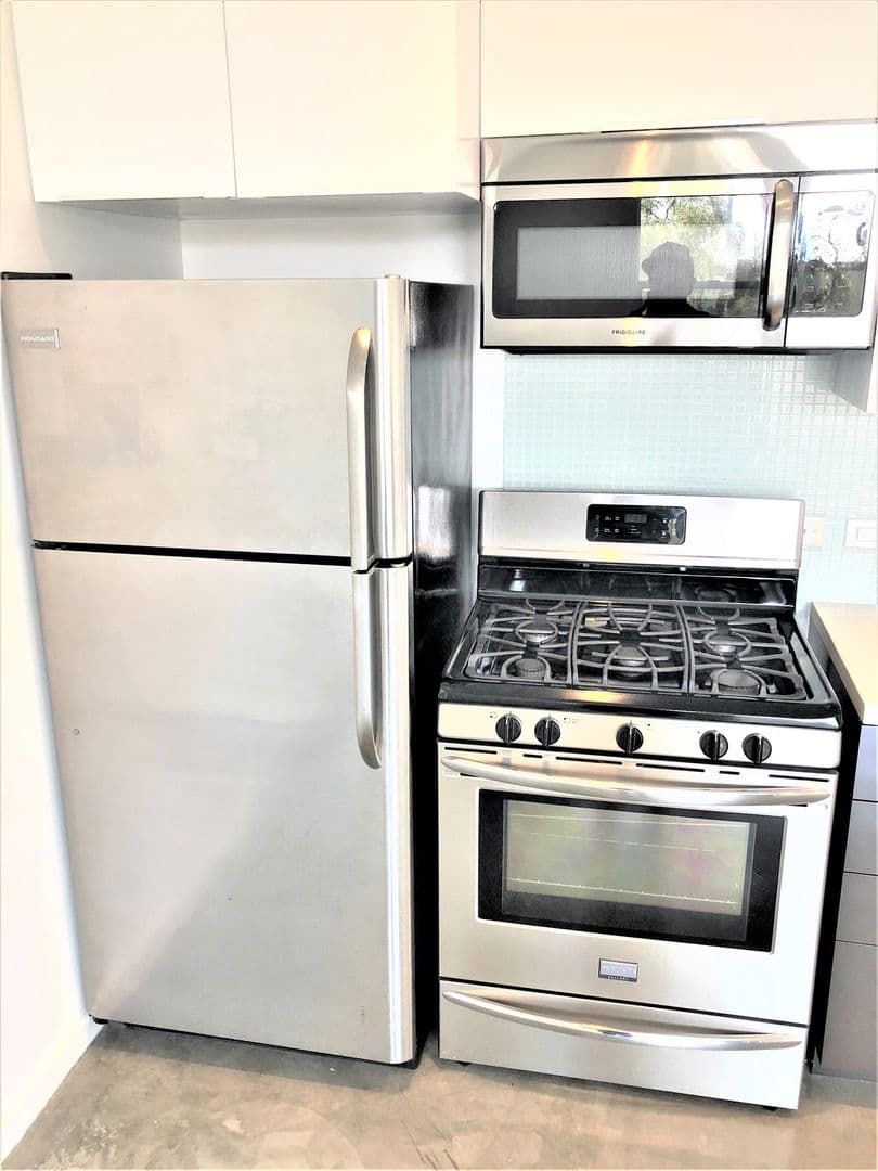 San Diego Apartment: 3805 Ingraham St