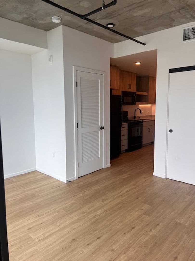 San Diego Apartment: 3067 5th Ave.
