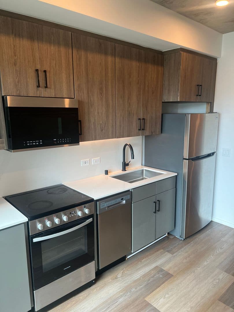 San Diego Apartment: 3067 5th Ave.