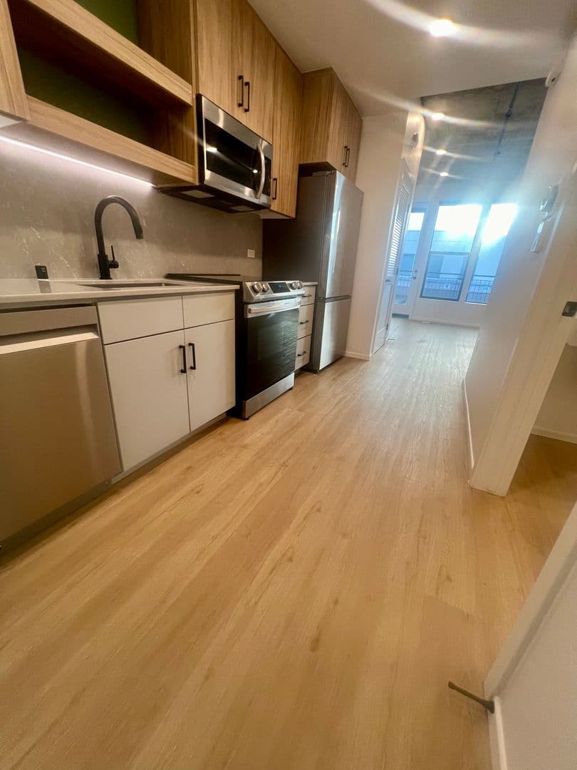 San Diego Apartment: 3067 5th Ave.