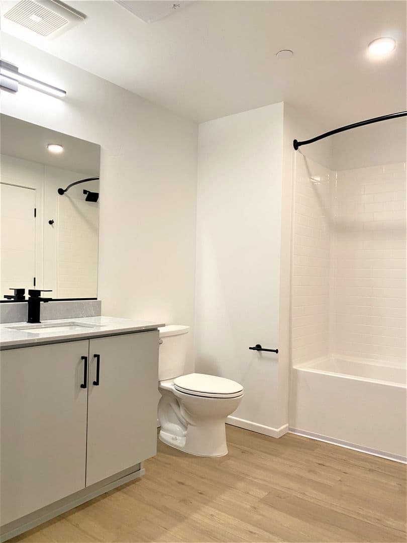 San Diego Apartment: 3067 5th Ave.