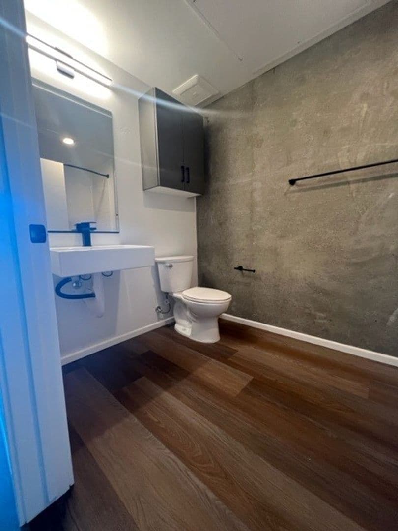 San Diego Apartment: 3067 5th Ave.