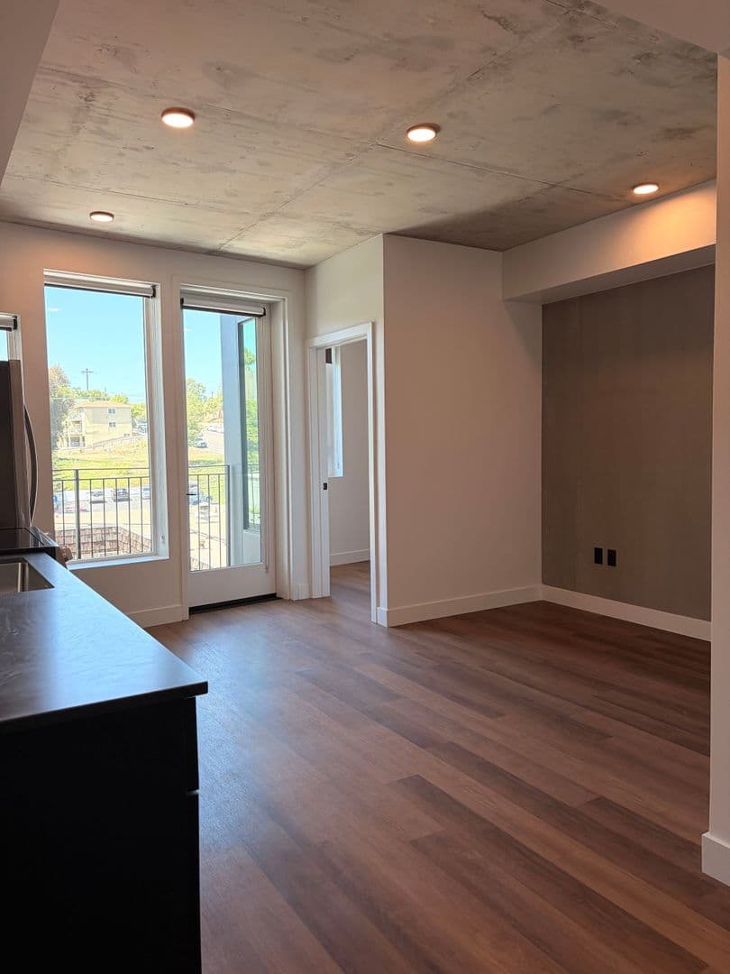 San Diego Apartment: 3660 Reynard Way
