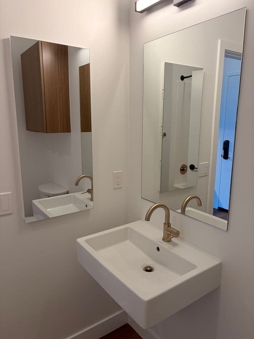 San Diego Apartment: 3660 Reynard Way