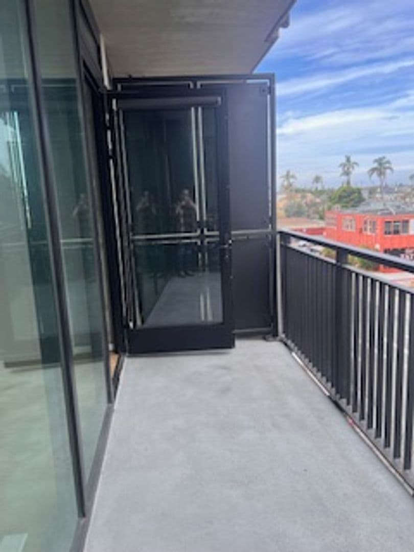 San Diego Apartment: 3067 5th Ave.