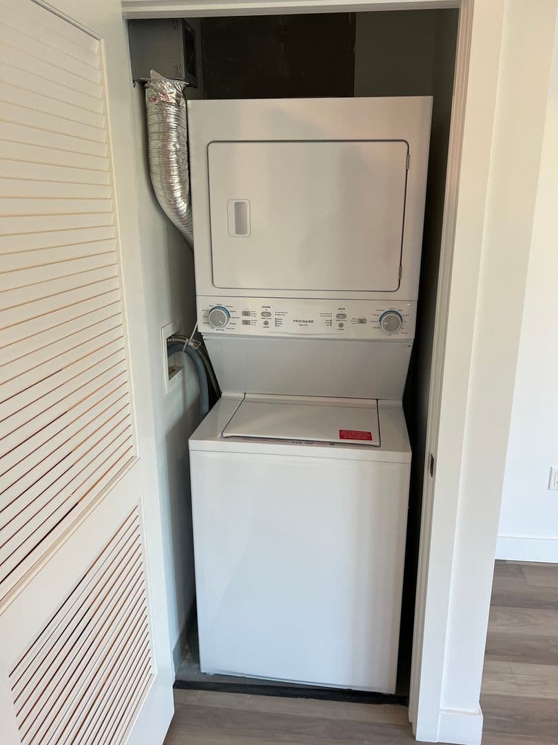San Diego Apartment: 3660 Reynard Way