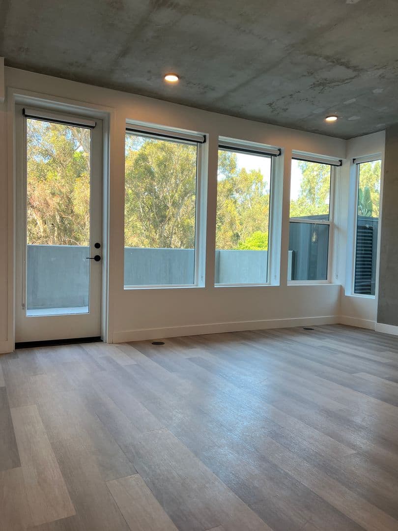 San Diego Apartment: 3660 Reynard Way