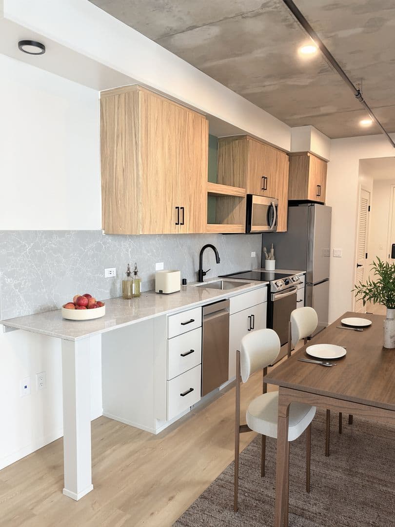 San Diego Apartment: 3067 5th Ave.