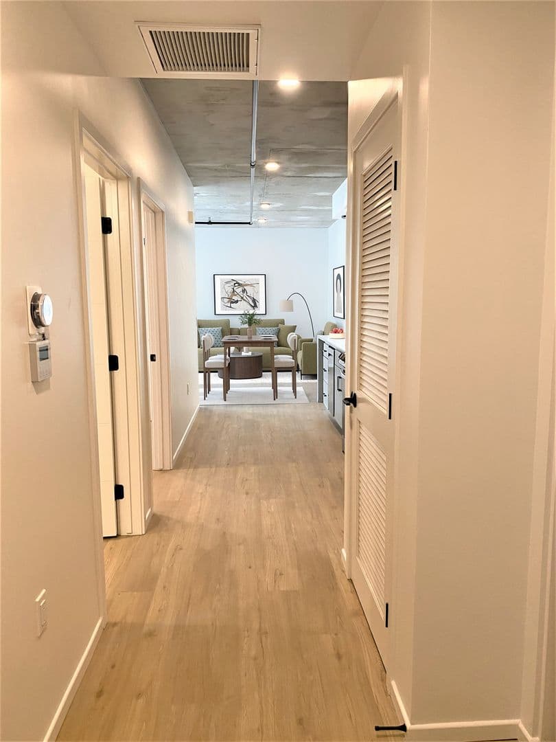 San Diego Apartment: 3067 5th Ave.