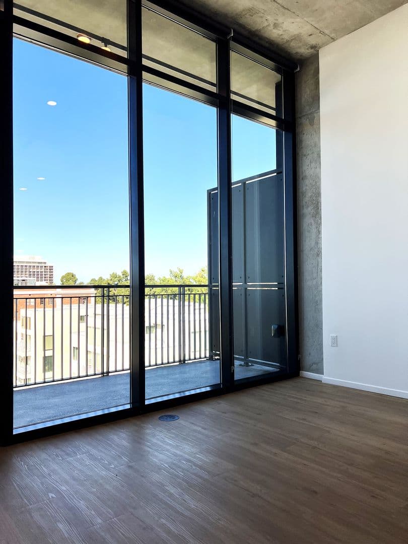 San Diego Apartment: 3067 5th Ave.