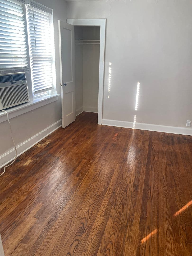 Wichita Apartment: 2501 E Douglas