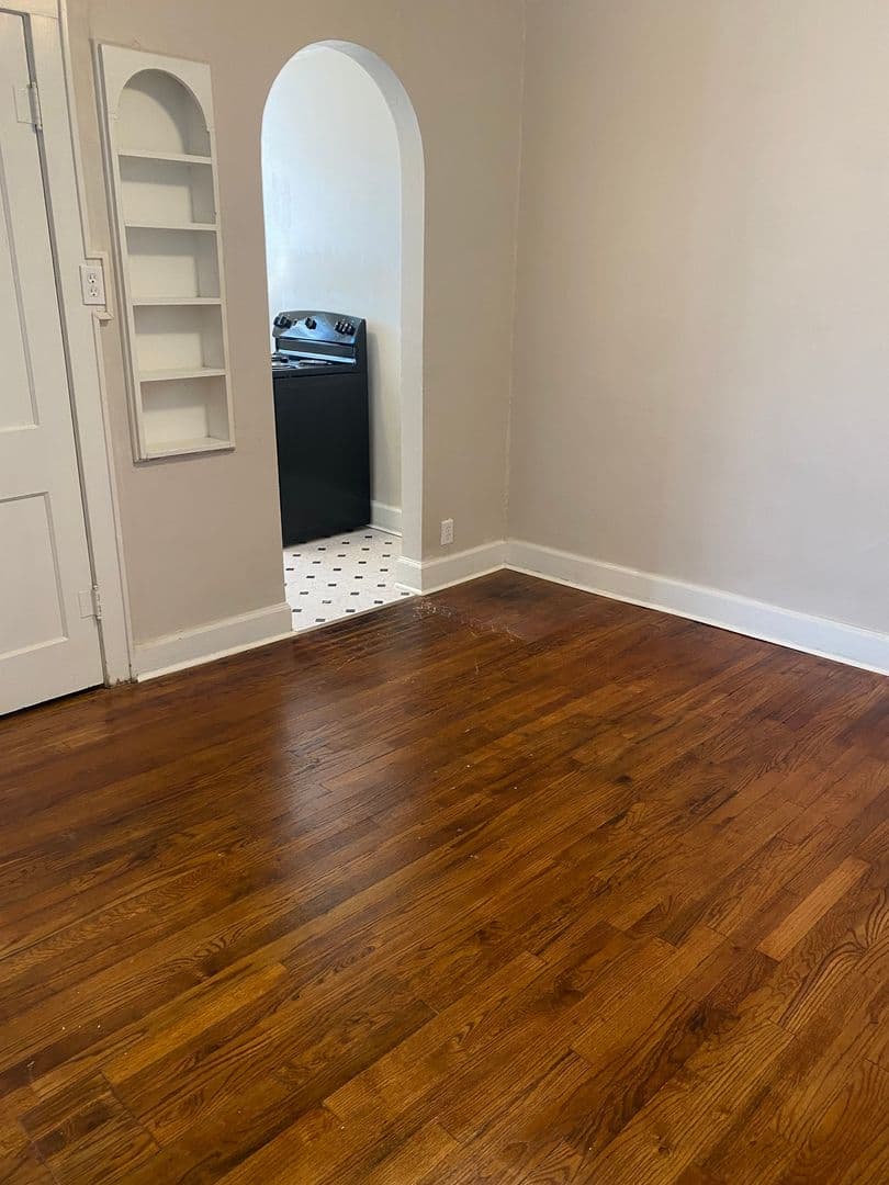 Wichita Apartment: 2501 E Douglas