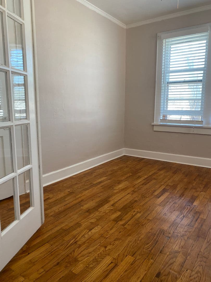Wichita Apartment: 2501 E Douglas